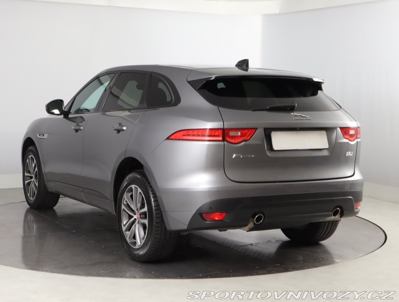 2020 Jaguar F-PACE - 4