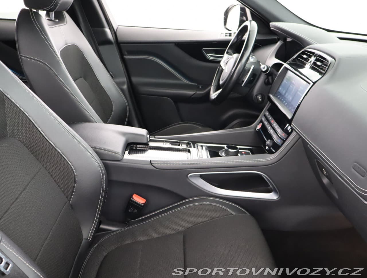2020 Jaguar F-PACE - 9