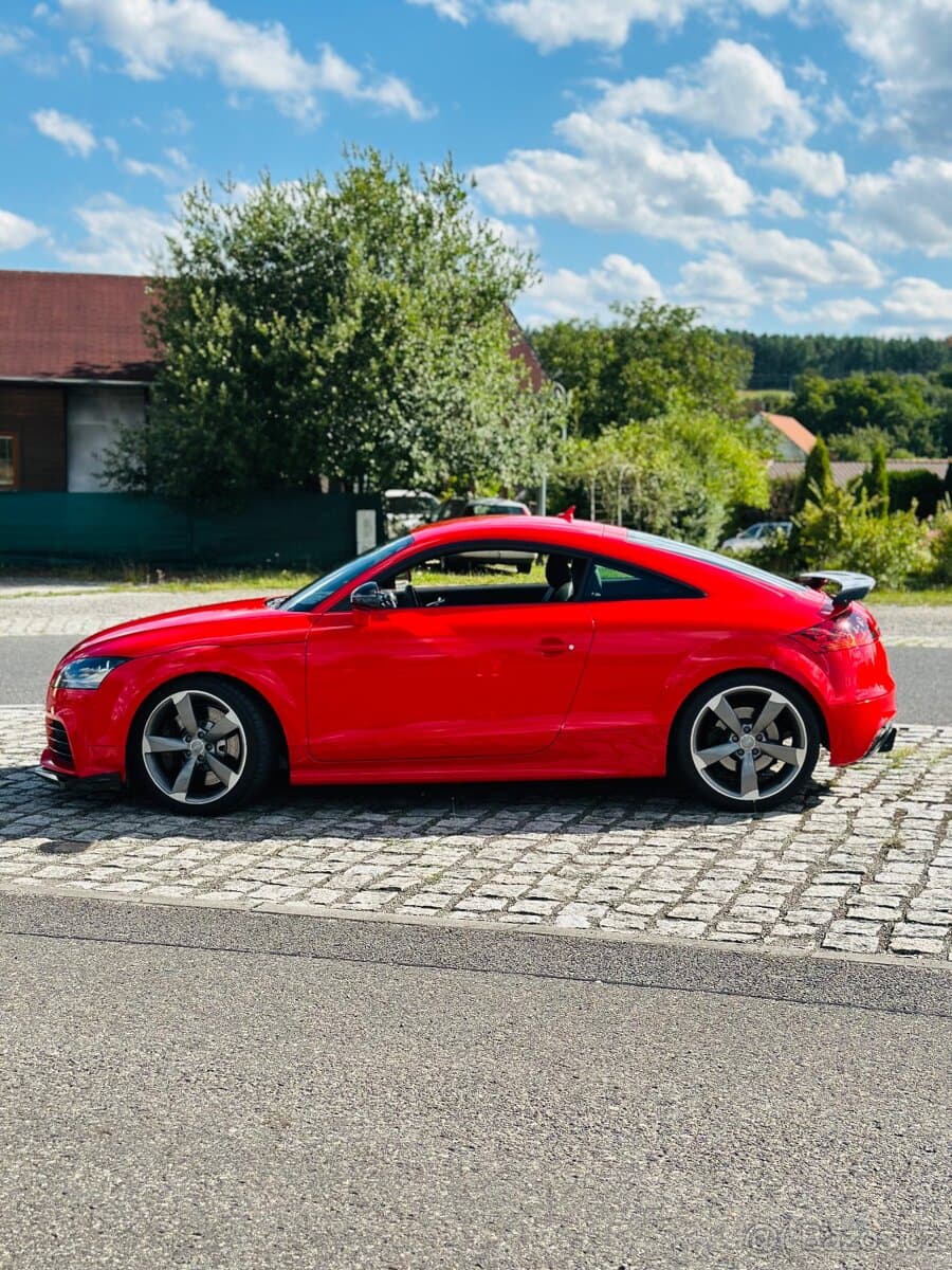 2010 Audi TT - 17