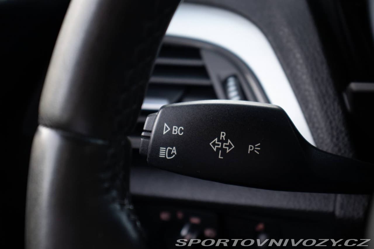 2017 BMW 1-Series - 33