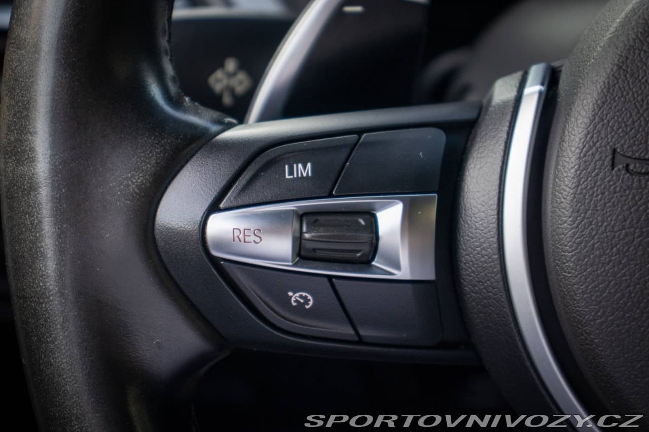 2017 BMW 1-Series - 35