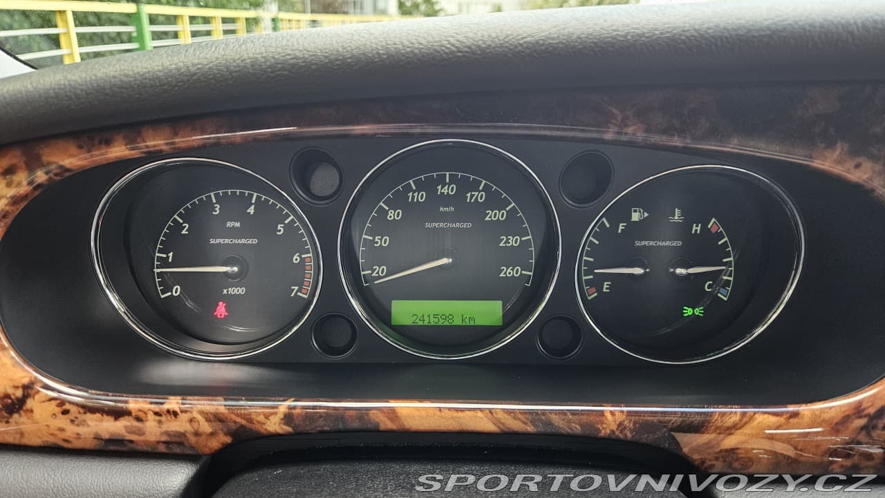 2004 Jaguar XJ - 10