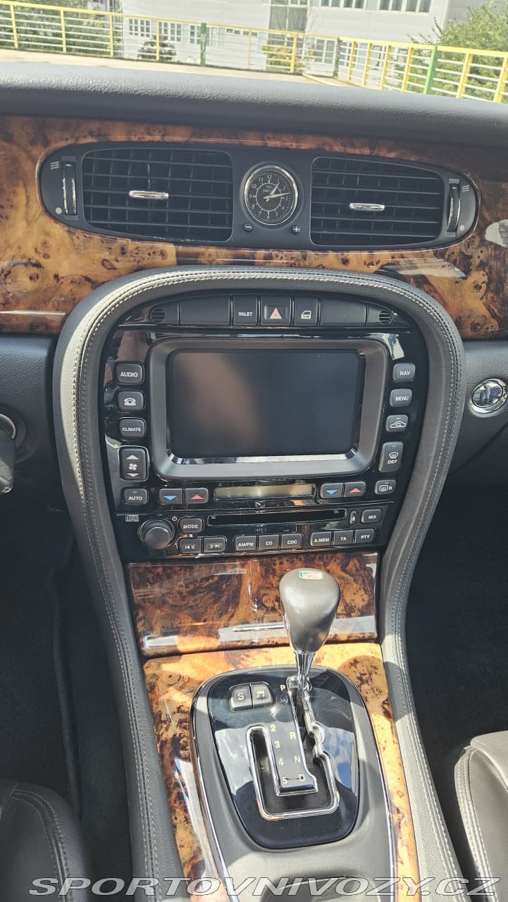 2004 Jaguar XJ - 9
