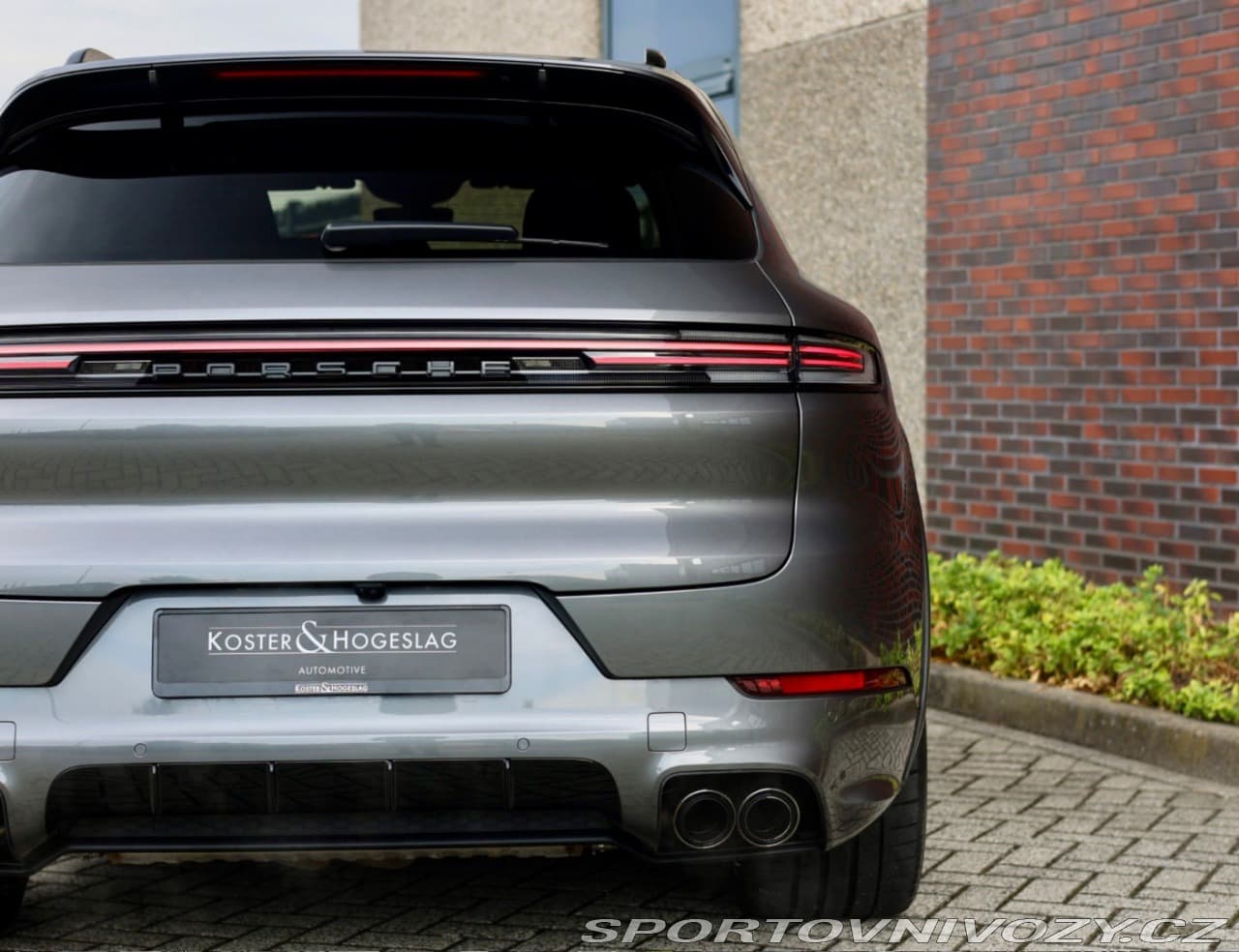 2024 Porsche CAYENNE - 10