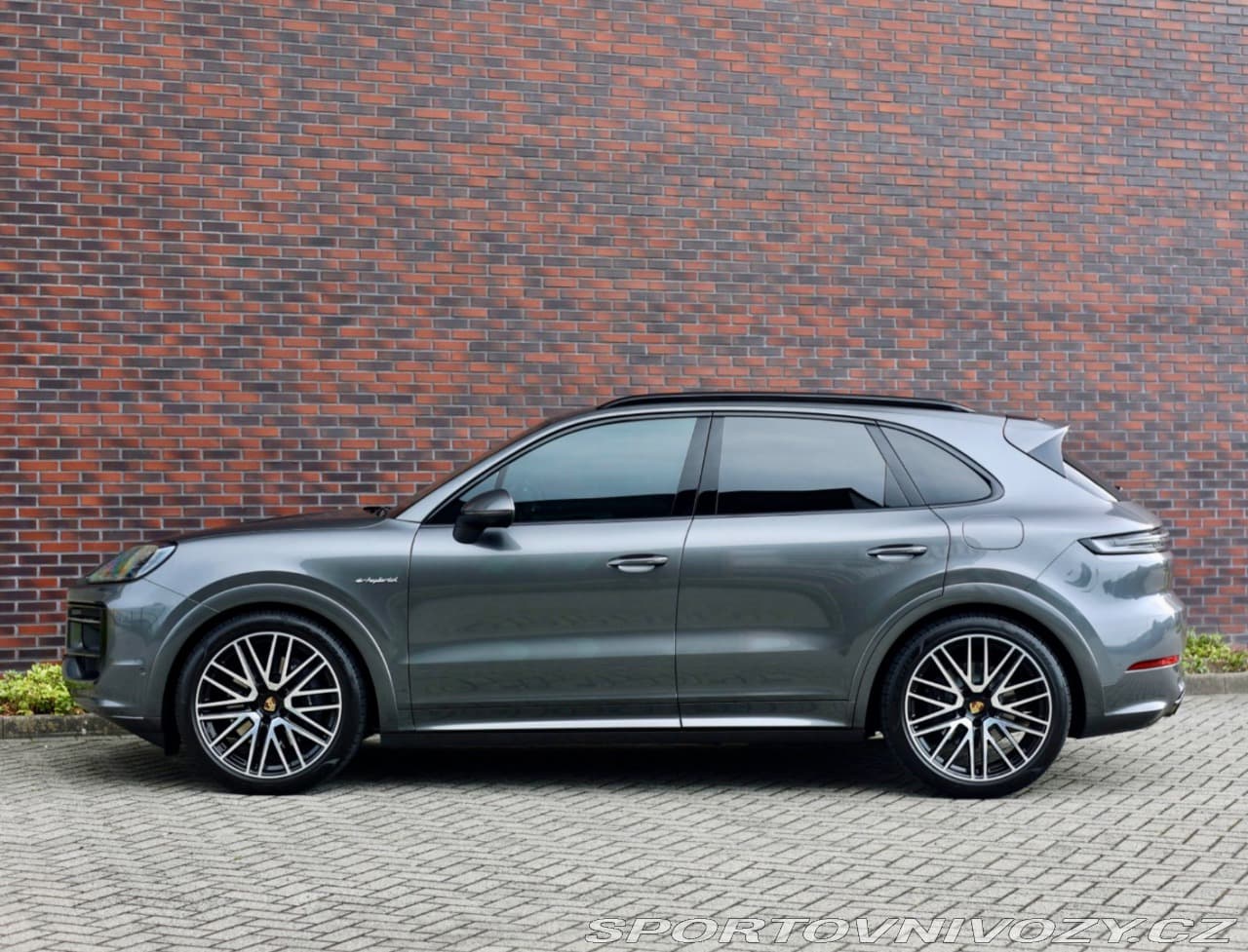 2024 Porsche CAYENNE - 12