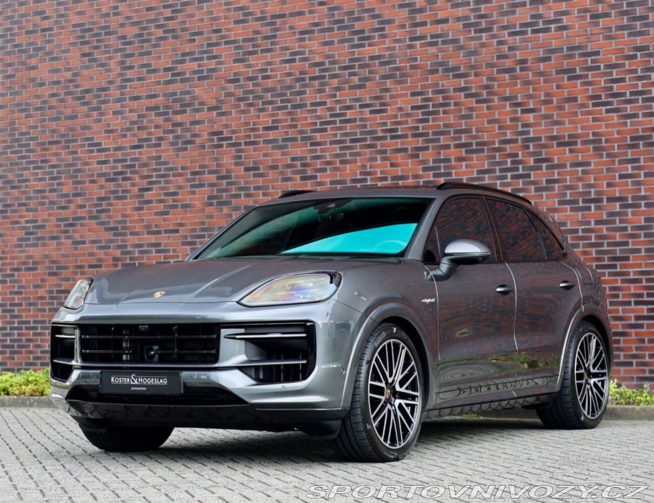 2024 Porsche CAYENNE - 13