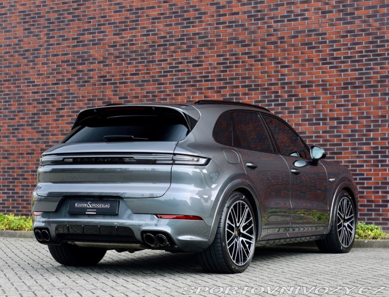 2024 Porsche CAYENNE - 14