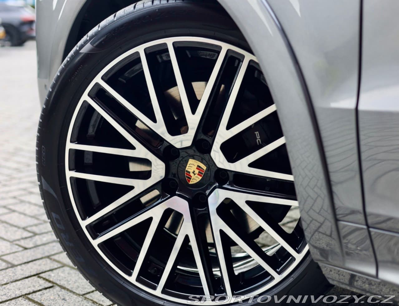 2024 Porsche CAYENNE - 18