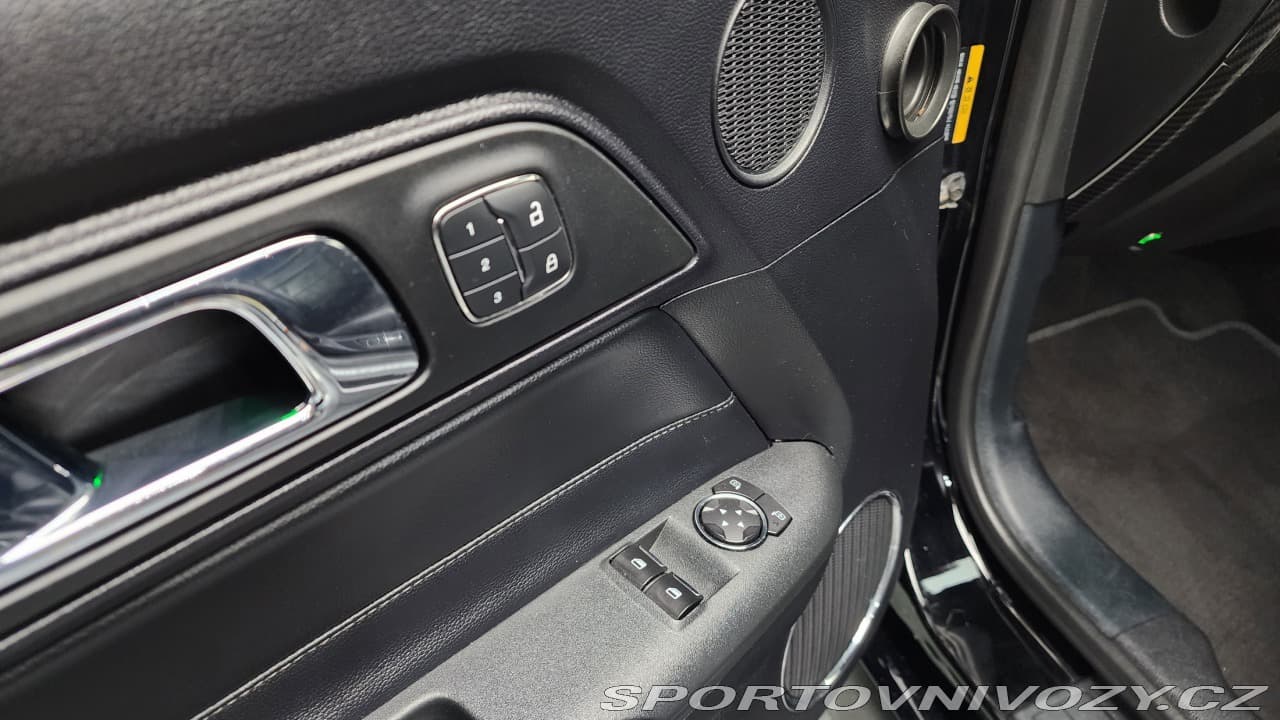2017 Ford MUSTANG - 12