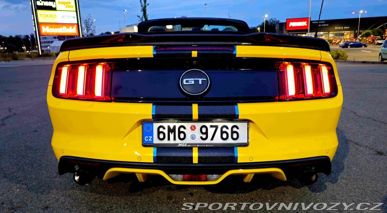 2016 Ford Mustang - 12