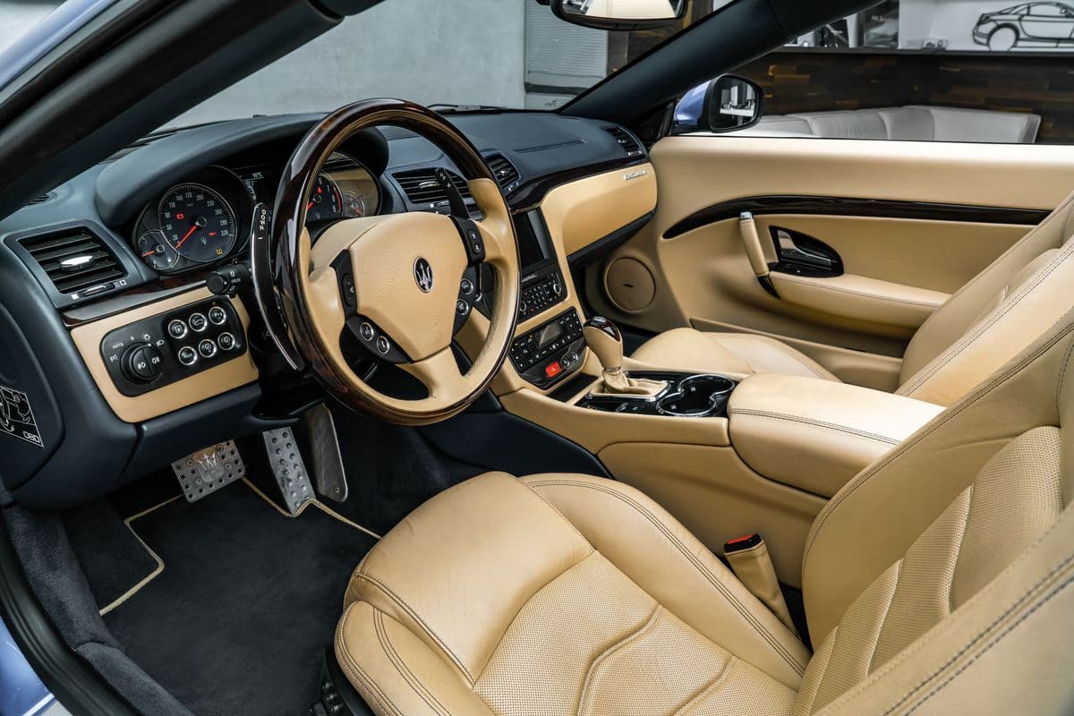2015 Maserati GRANCABRIO - 11