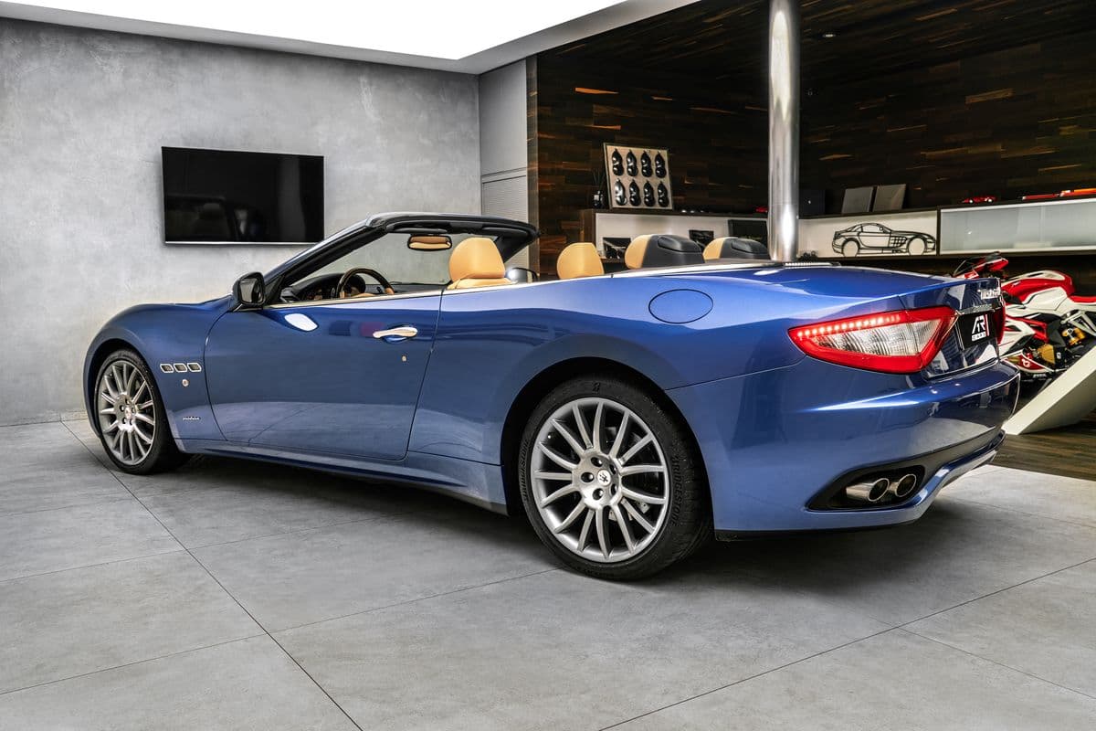 2015 Maserati GRANCABRIO - 9