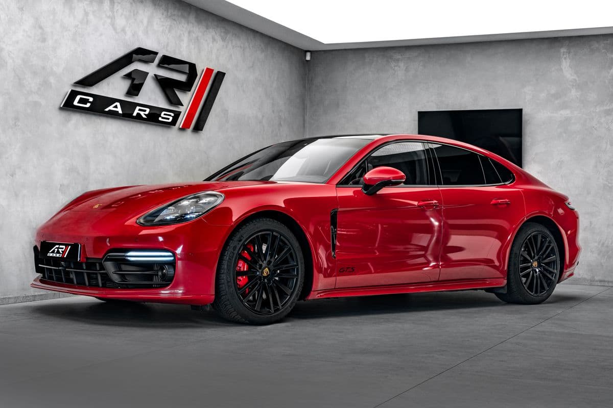 2019 Porsche PANAMERA
