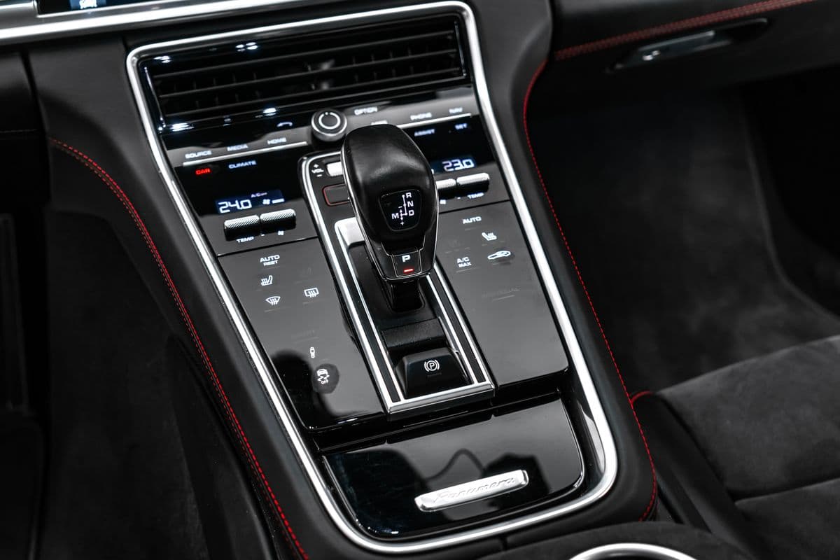 2019 Porsche PANAMERA - 17