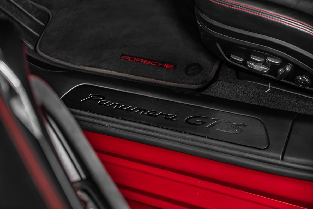 2019 Porsche PANAMERA - 19