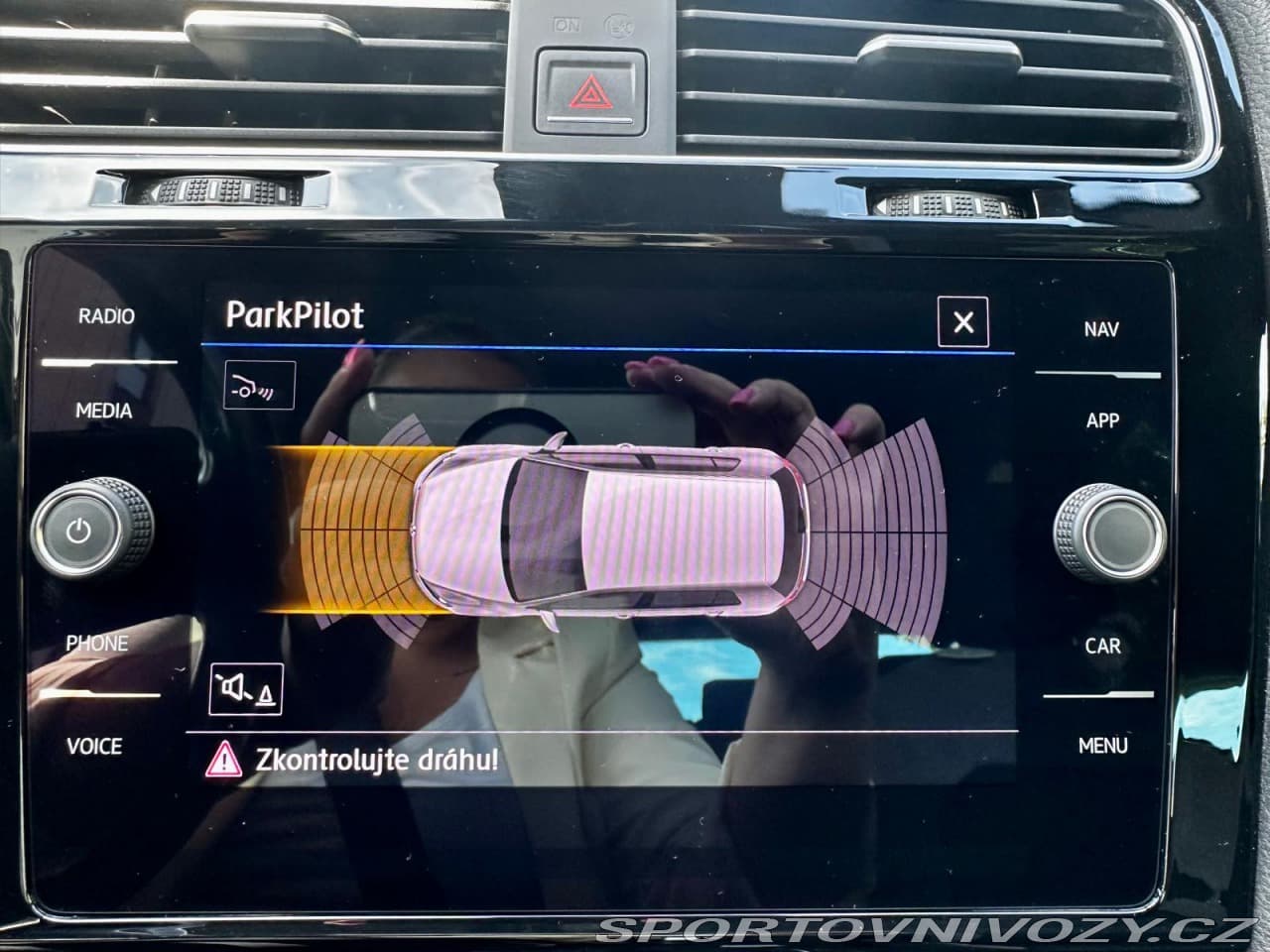 2015 Volkswagen Golf - 21