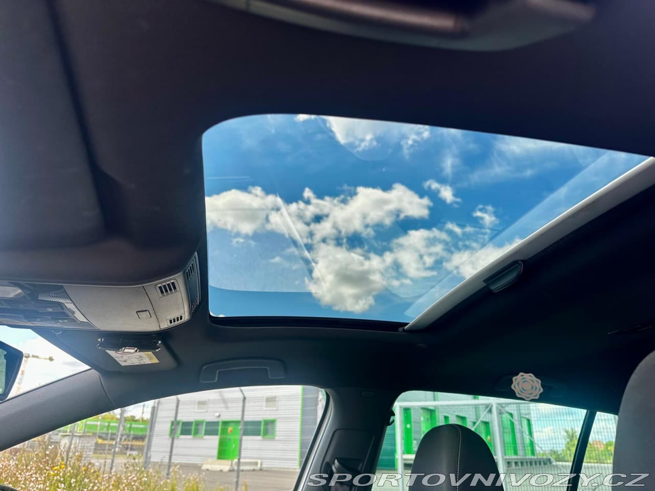 2015 Volkswagen Golf - 25