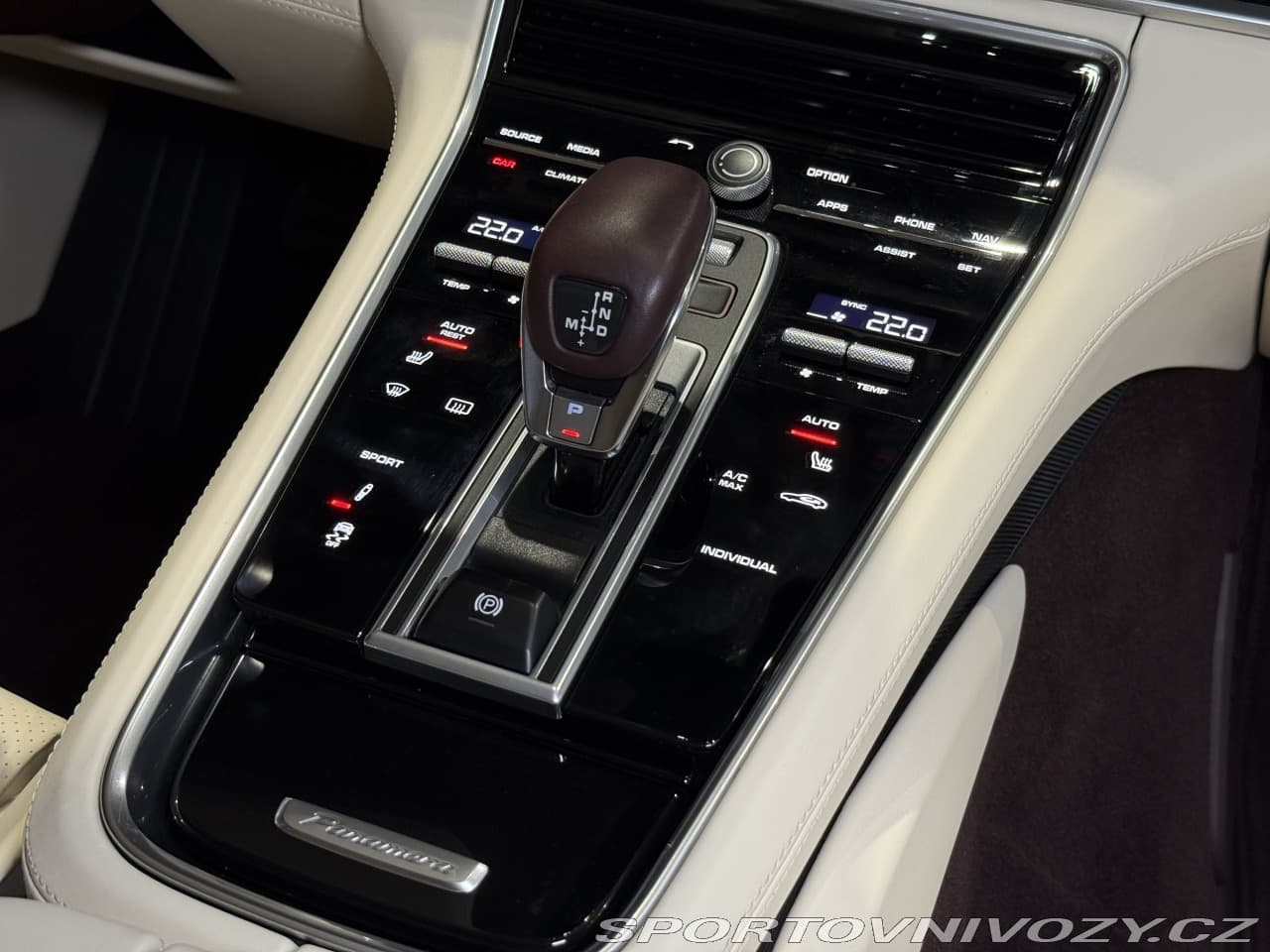 2018 Porsche PANAMERA - 8