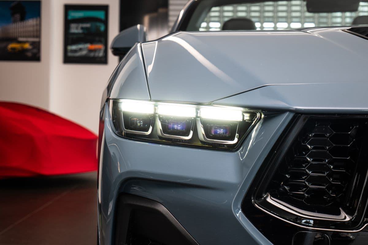 2025 Ford MUSTANG - 19