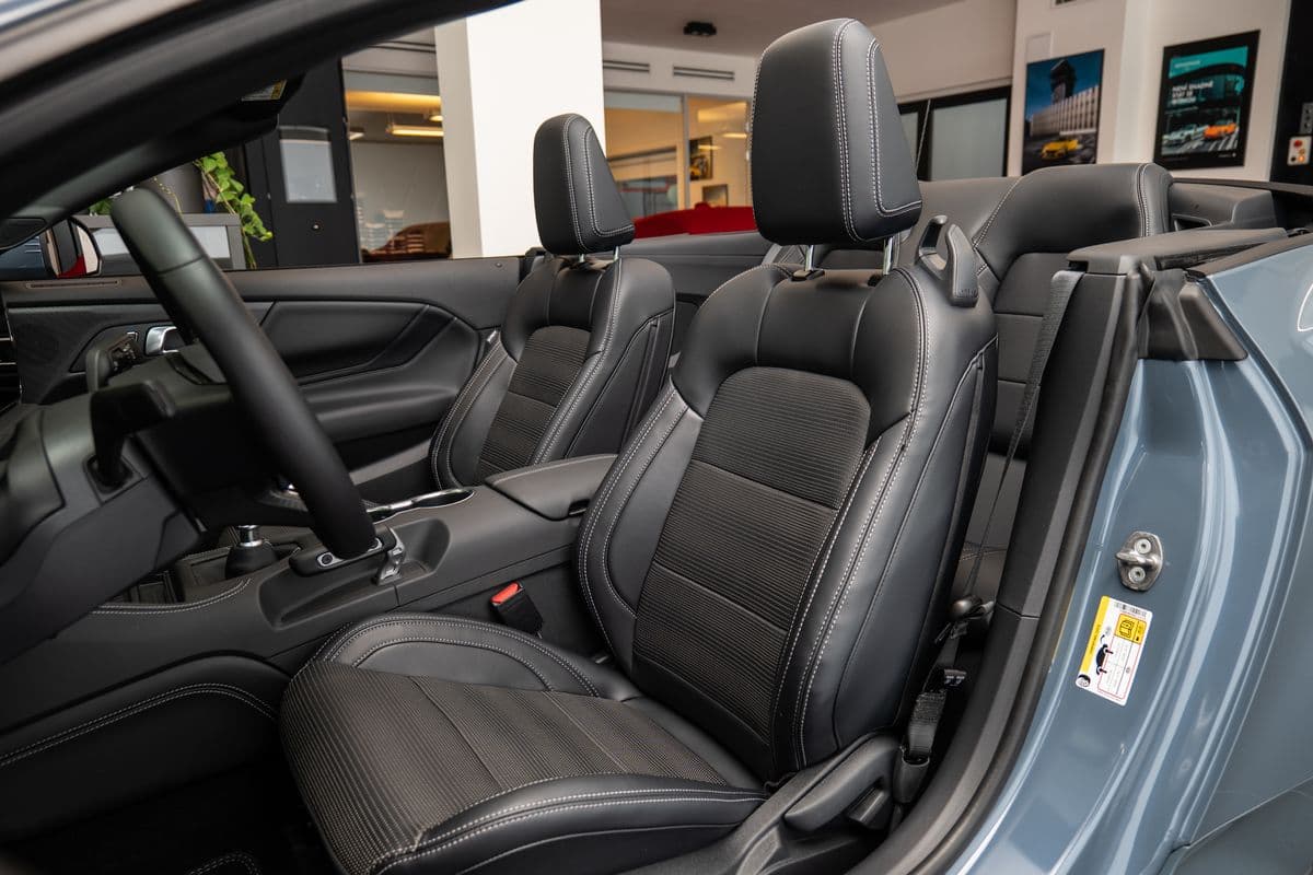 2025 Ford MUSTANG - 6