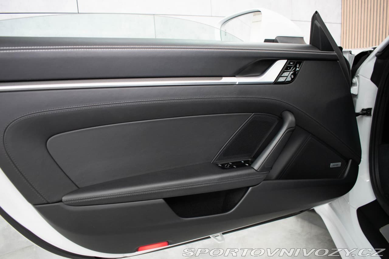 2019 Porsche 911 - 15