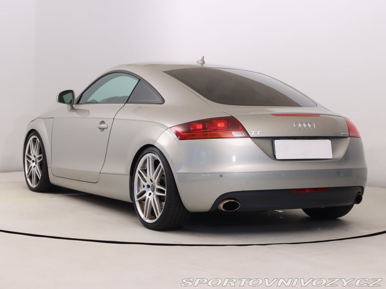 2010 Audi TT - 7