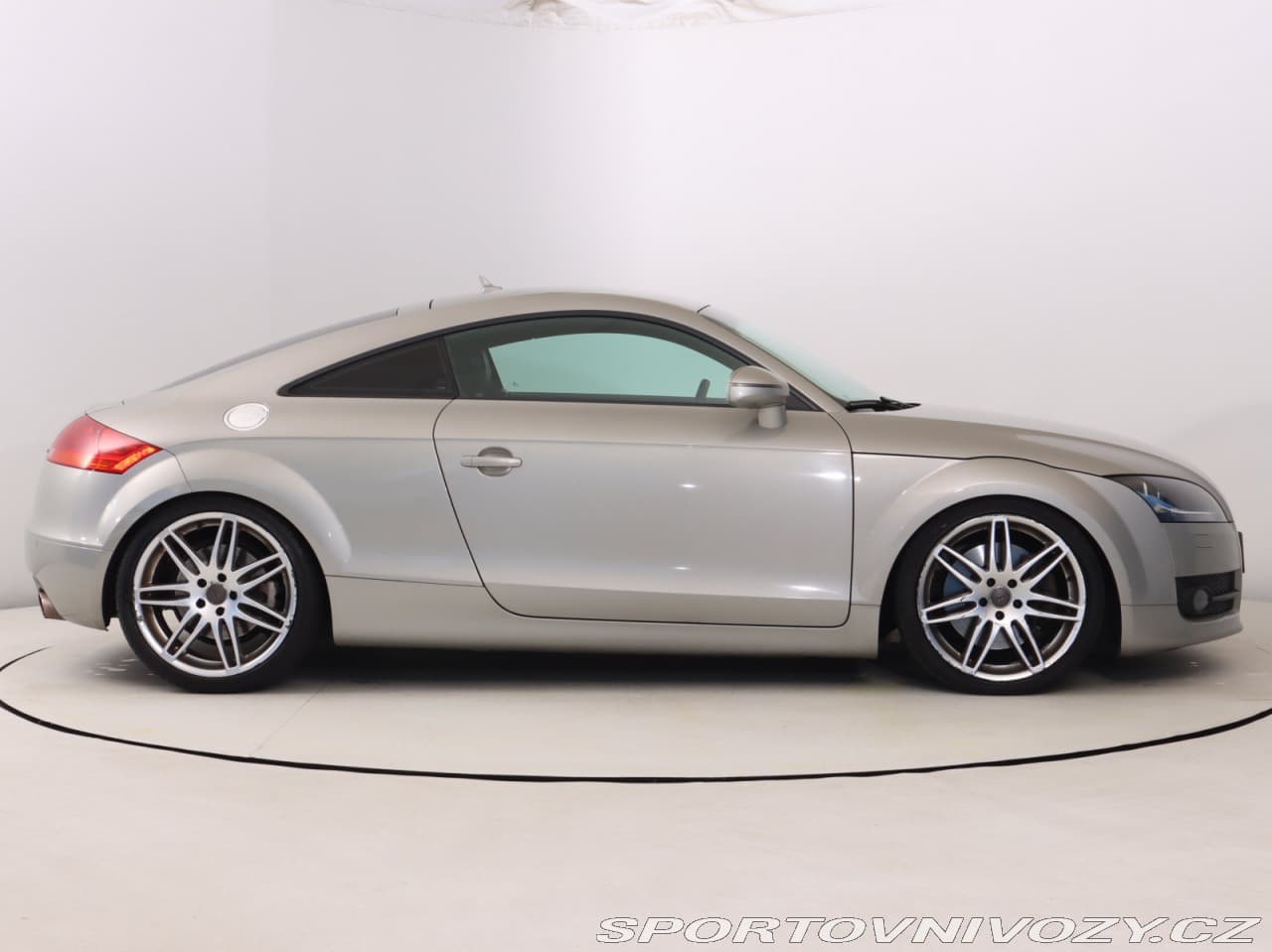 2010 Audi TT - 11