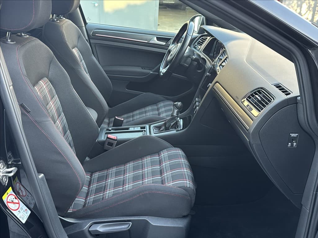 2018 Volkswagen GOLF - 15
