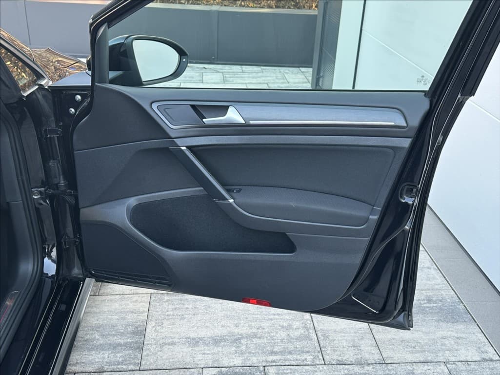 2018 Volkswagen GOLF - 17