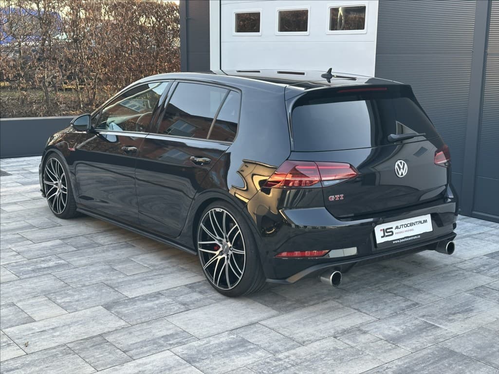 2018 Volkswagen GOLF - 8