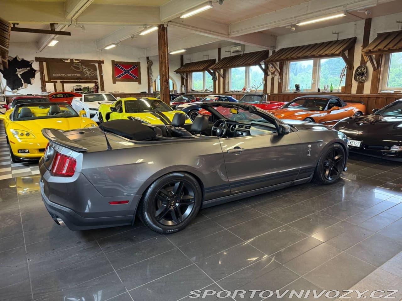 2010 Ford MUSTANG - 13