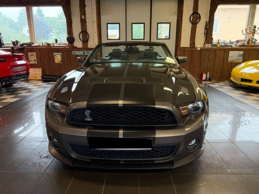 2010 Ford MUSTANG - 2