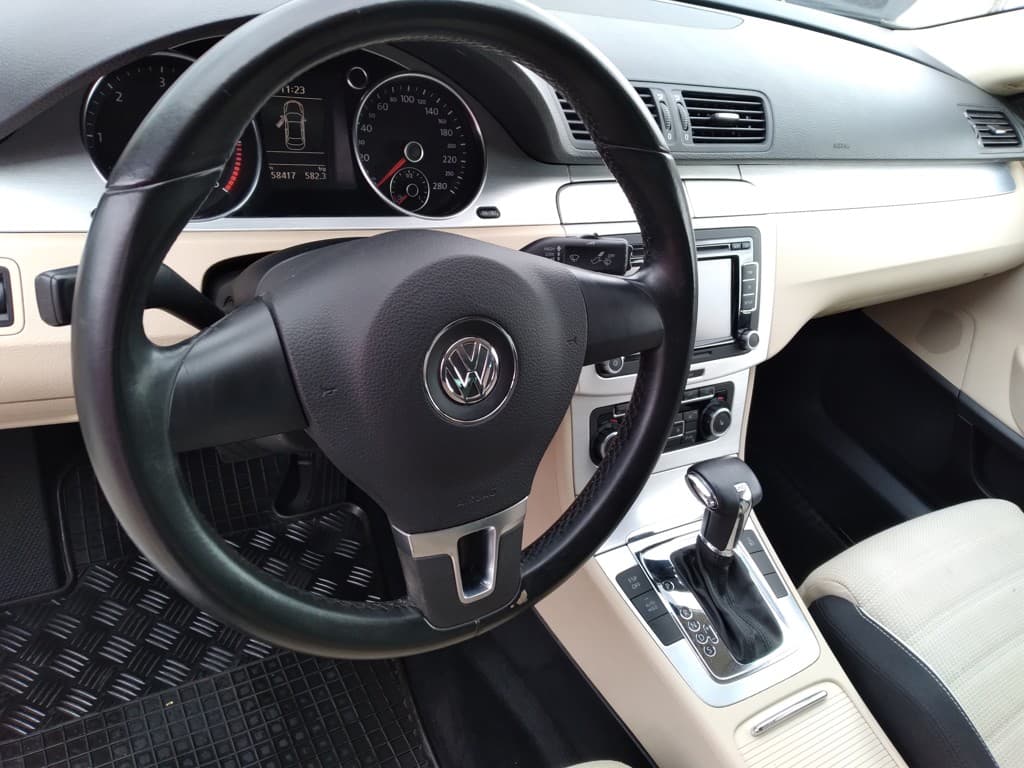 2009 Volkswagen CC - 13