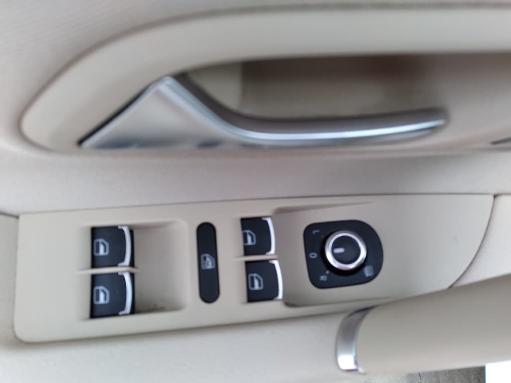 2009 Volkswagen CC - 16