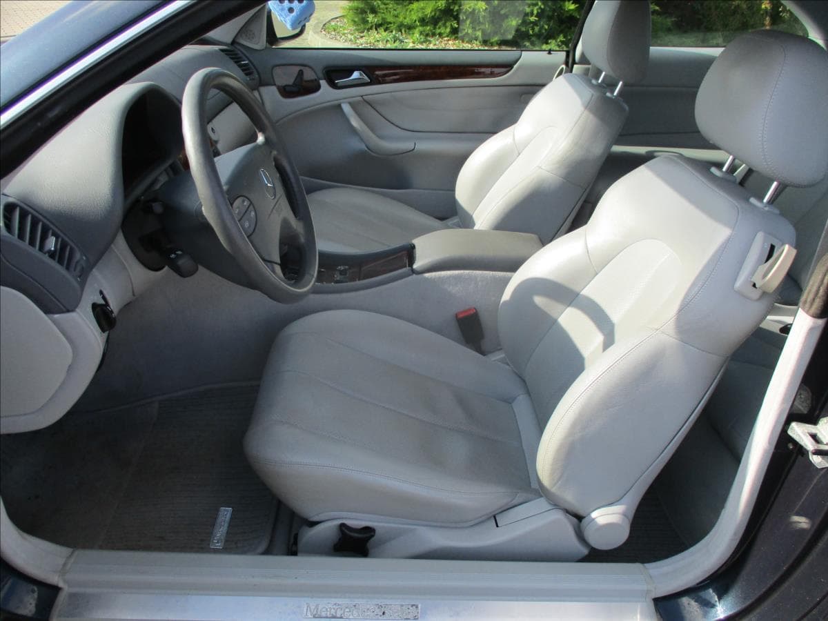 2000 Mercedes-Benz CLK - 7