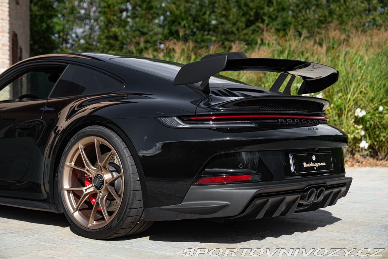 2023 Porsche 911 - 10