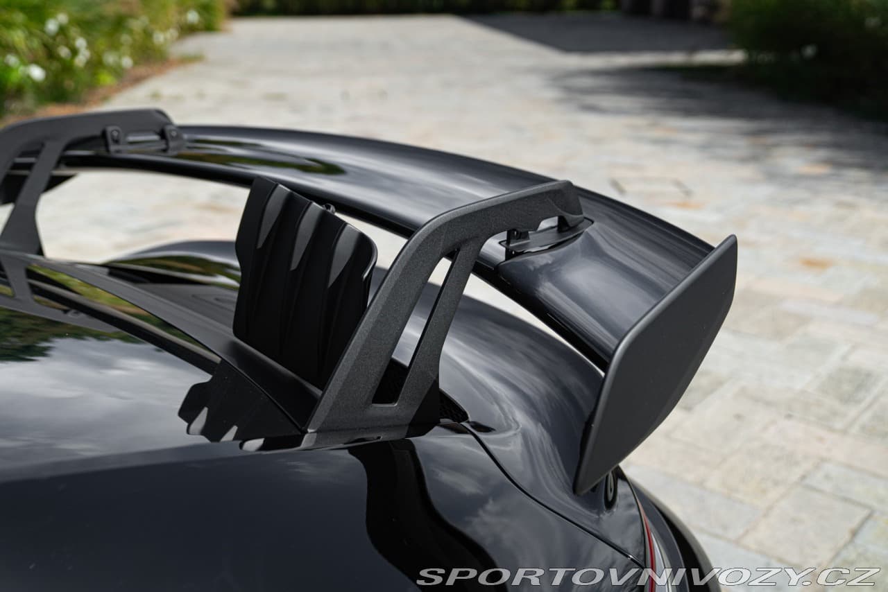2023 Porsche 911 - 11