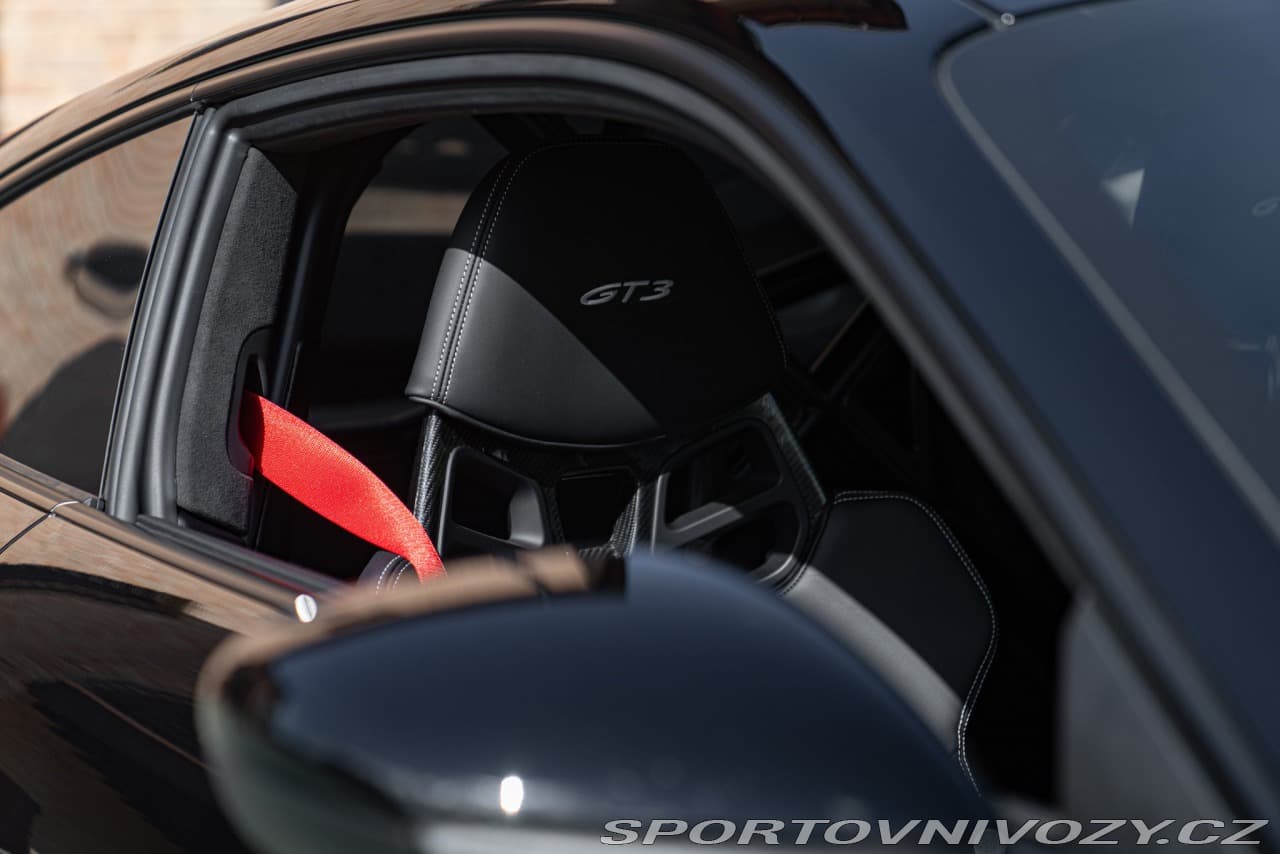2023 Porsche 911 - 12