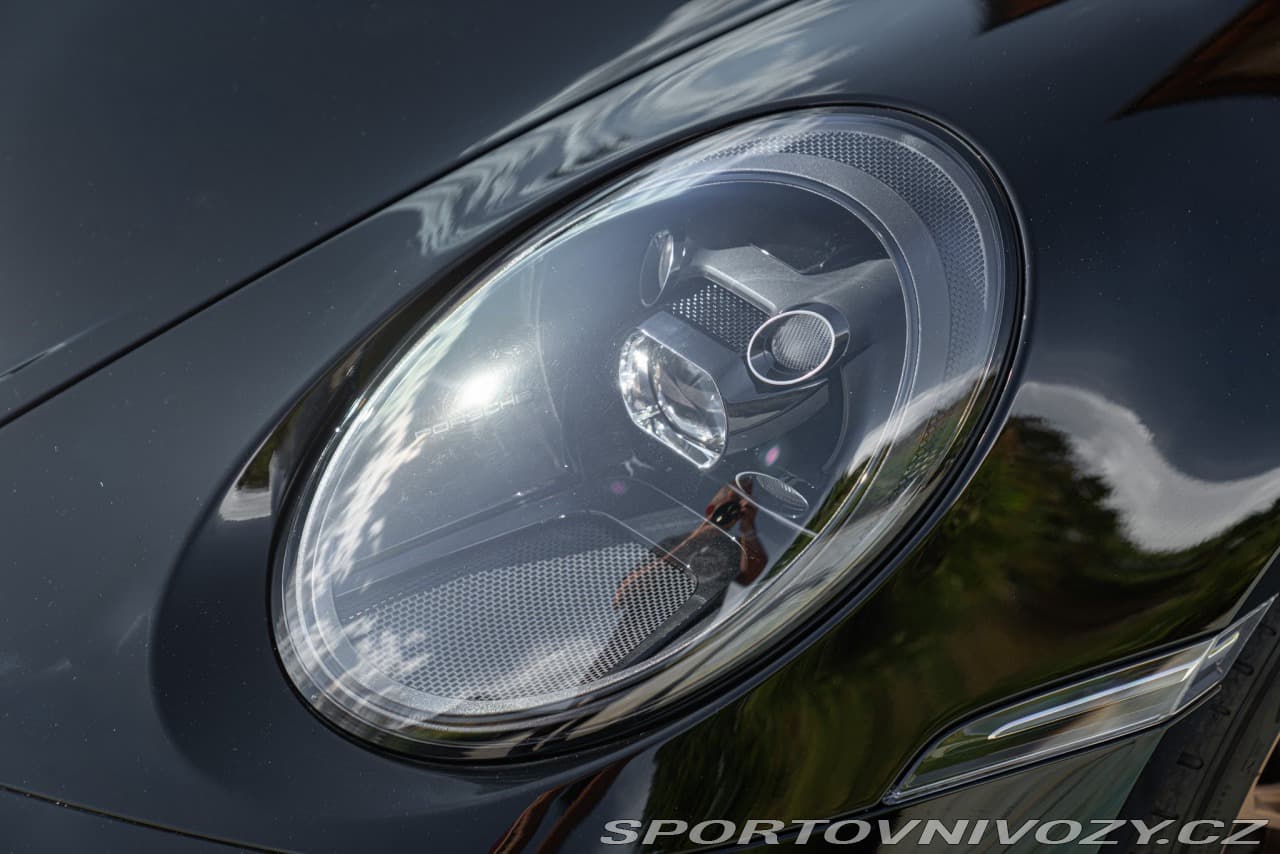 2023 Porsche 911 - 14