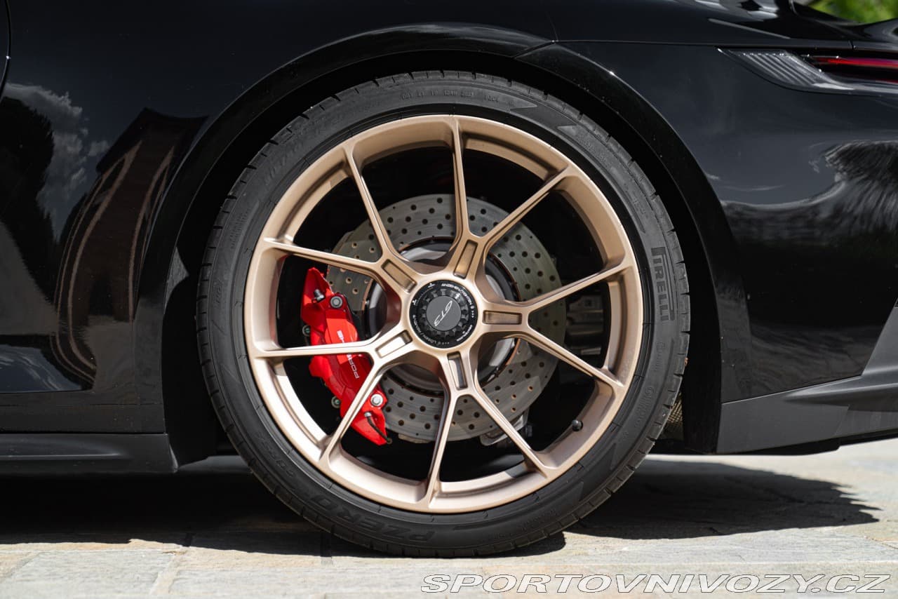 2023 Porsche 911 - 16