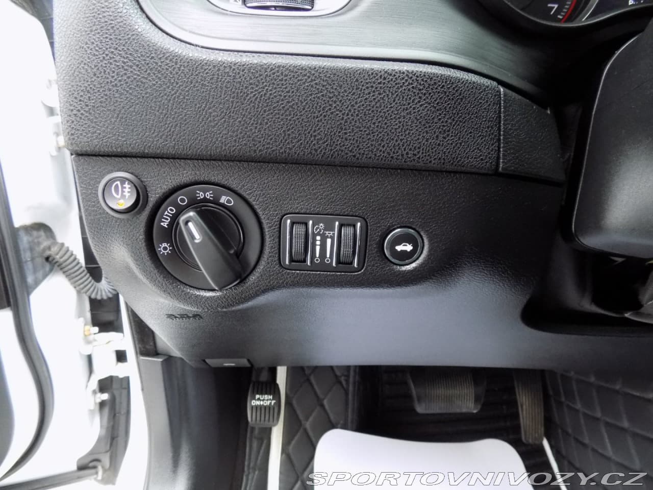 2019 Dodge CHARGER - 19