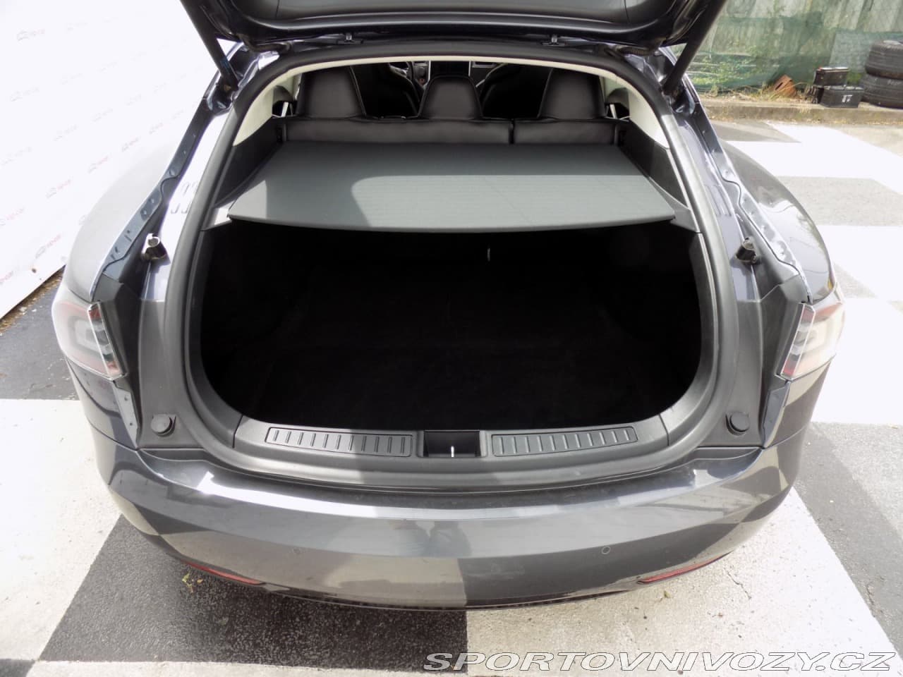 2016 Tesla MODEL S - 8