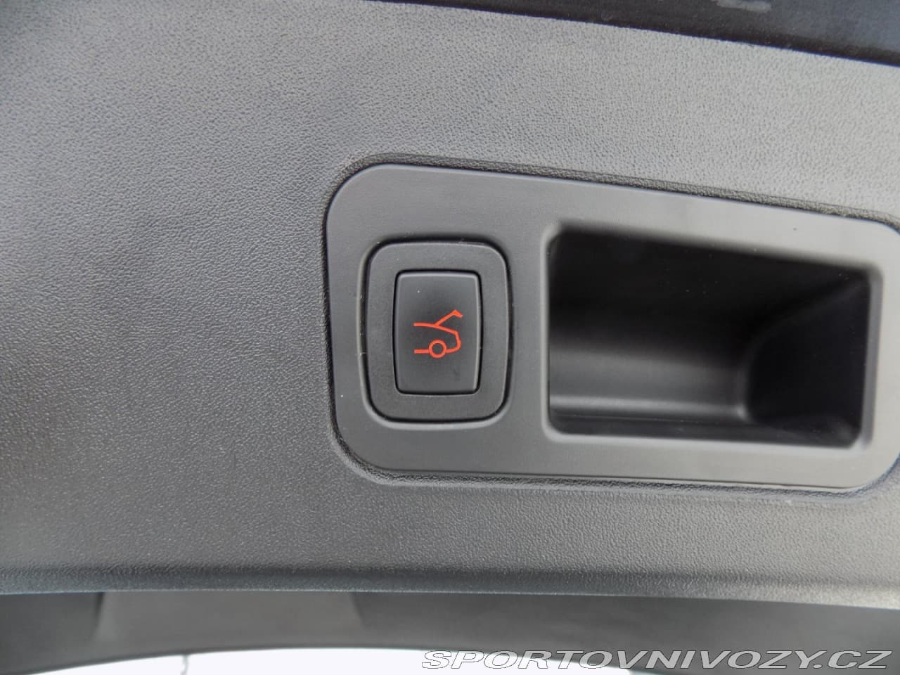 2016 Tesla MODEL S - 9