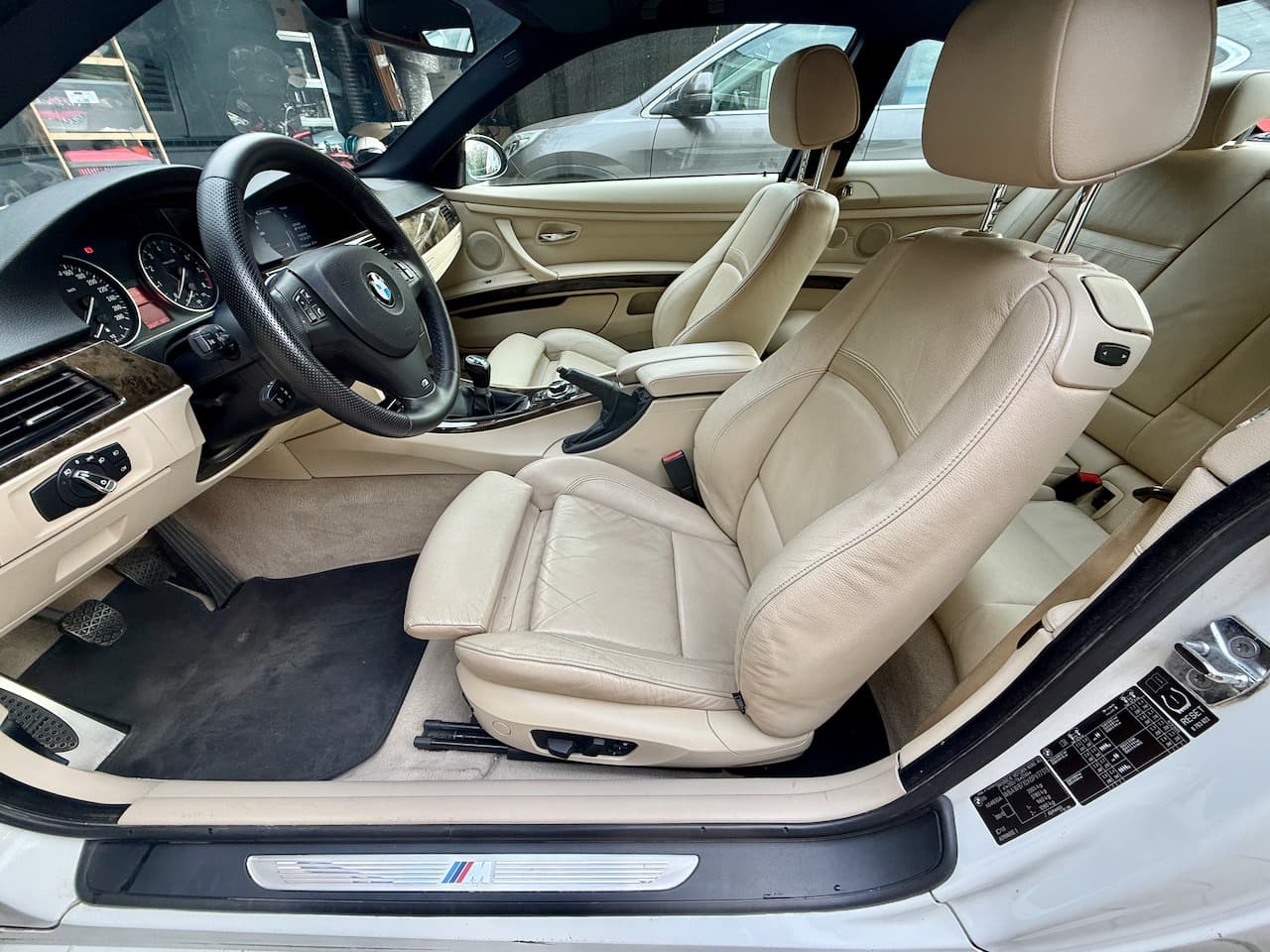 2009 BMW 3-SERIES - 10