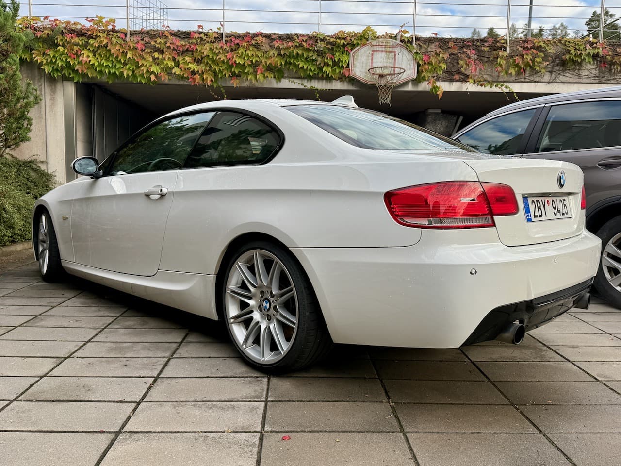2009 BMW 3-SERIES - 5