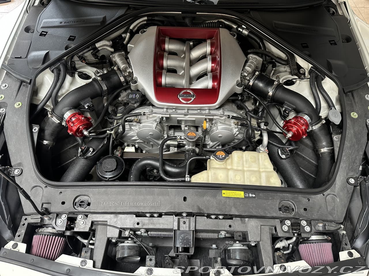 2014 Nissan GT-R - 11
