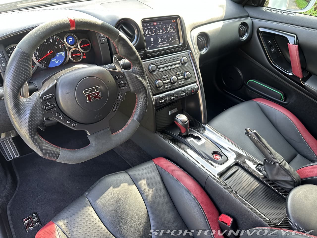 2014 Nissan GT-R - 8