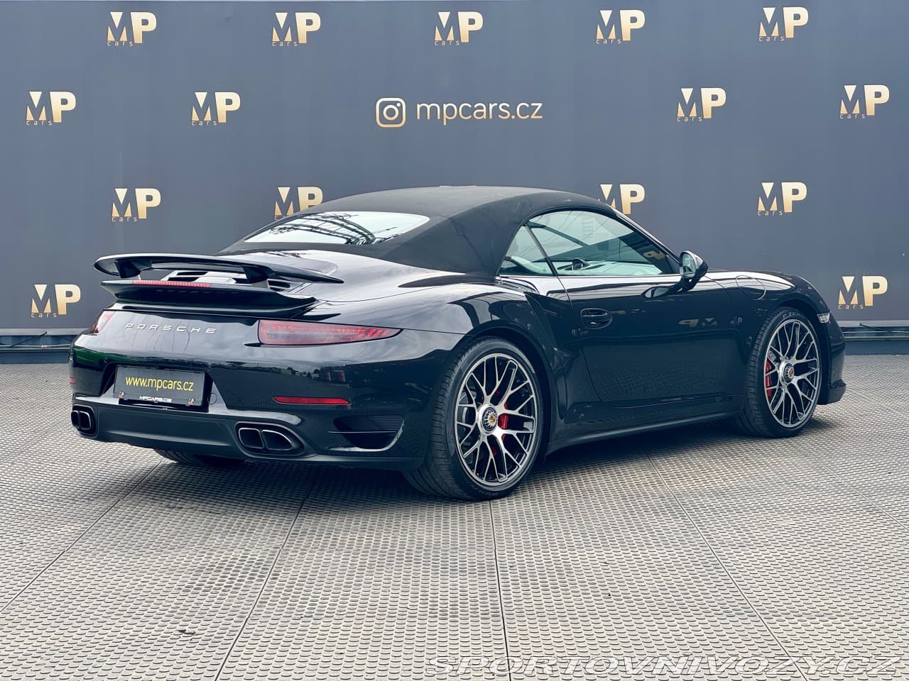 2014 Porsche 911 - 11