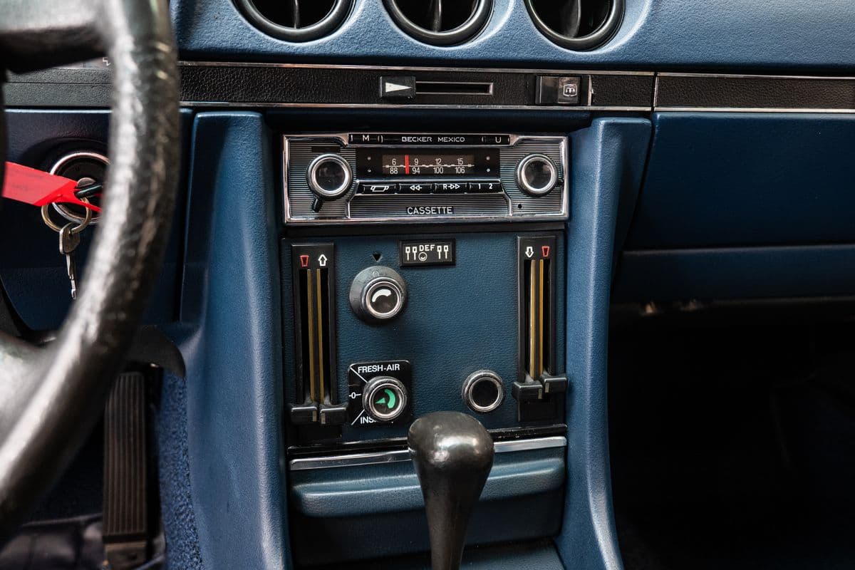 1975 Mercedes-Benz SL - 10