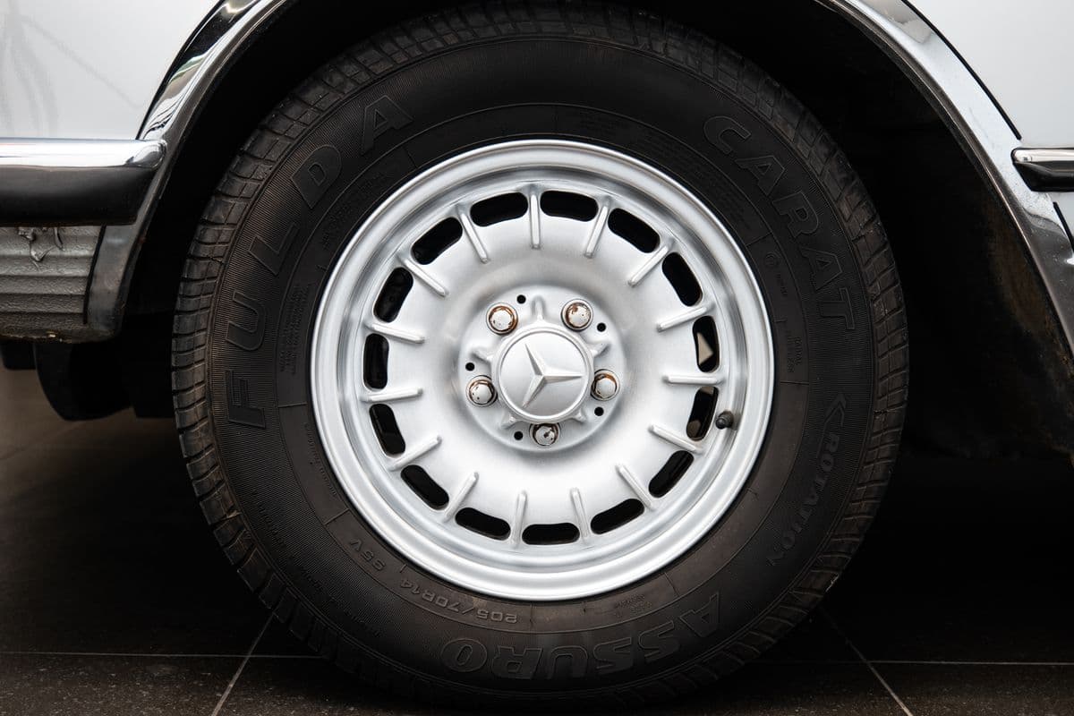 1975 Mercedes-Benz SL - 15